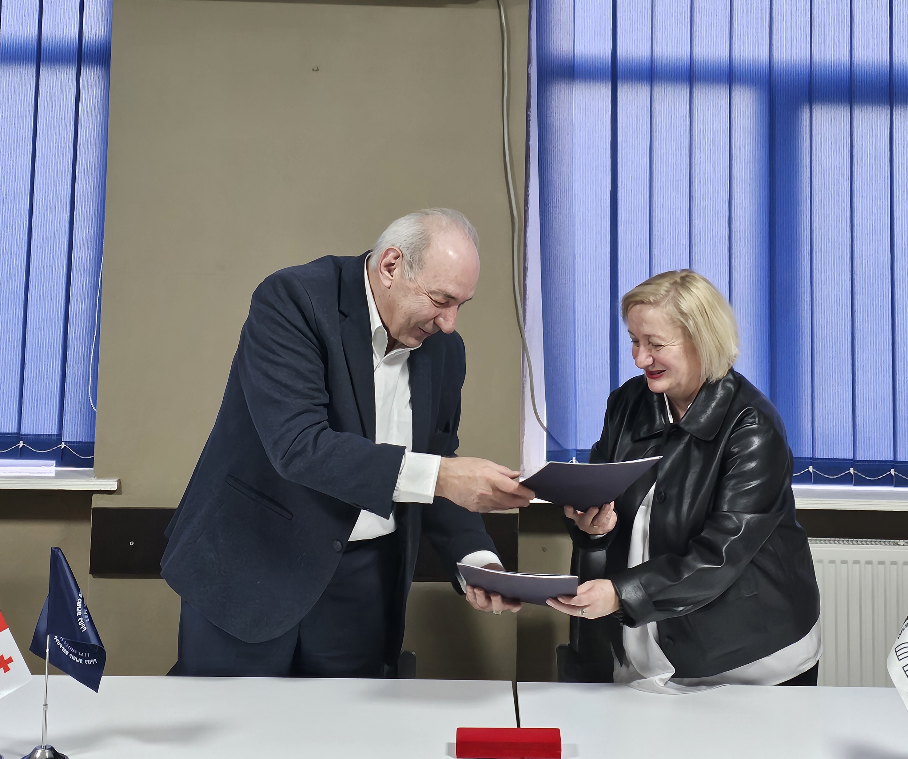 კორნელი კეკელიძის სახელობის საქართველოს ხელნაწერთა ეროვნულ ცენტრსა და შოთა მესხიას ზუგდიდის სახელმწიფო უნივერიტეტს შორის ურთიერთთანამშრომლობის მემორანდუმი გაფორმდა